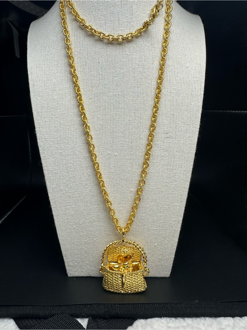Carolee signed Cat Basket Pendant Necklace Opening Mechanical Trunk Kittens - Picture 2 of 10